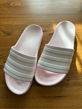 Women’s Adidas slides